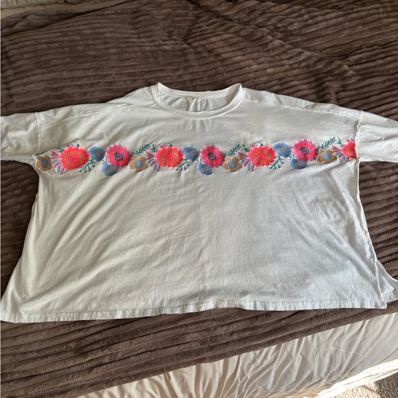 Easel Oversized Floral Top - Picture 1 of 7